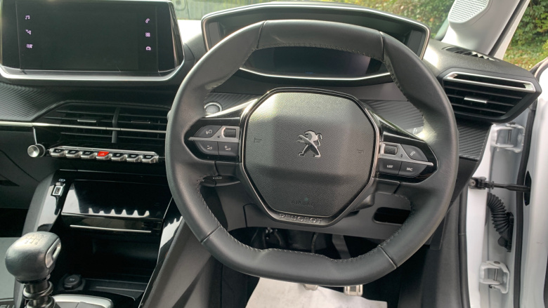 Peugeot 208 1.2 PureTech 100 Allure Premium + 5dr Petrol Hatchback